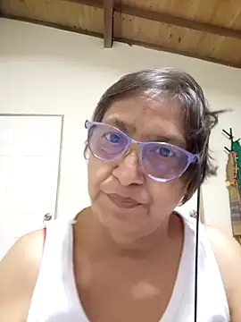 Snapshot of florecita69 chatting on October 9, 1:54 am florecita69 online show from October 9, 1:54 am