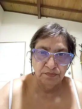 Snapshot of florecita69 chatting on October 19, 1:40 am florecita69 online show from October 19, 1:40 am