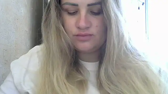 Snapshot of Honeydew-Waves chatting on September 11, 5:41 am Honeydew-Waves online show from September 11, 5:41 am