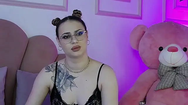 Abby  White online show from June 21, 4:44 pm