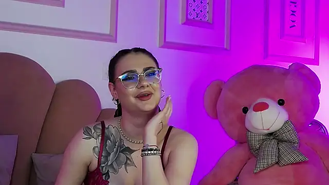 Abby  White online show from May 3, 9:29 pm