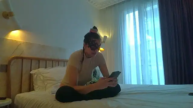 PearMaki online show from February 18, 1:10 pm