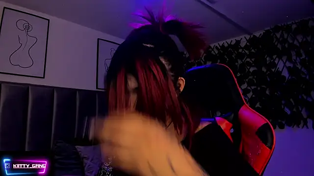 Kitty Gang online show from January 15, 2:28 am