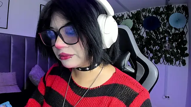 Kitty Gang online show from July 28, 12:30 am