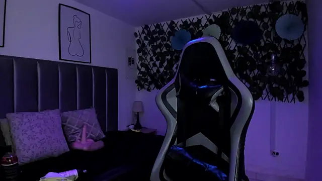 Kitty Gang online show from July 3, 3:23 am