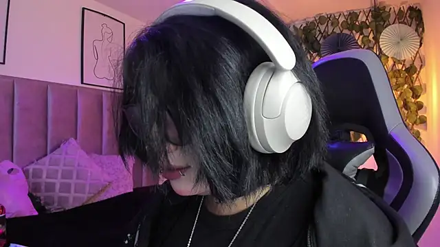 Kitty Gang online show from August 5, 2:07 am