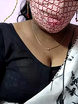 mallu-sumi online show from November 18, 5:03 pm