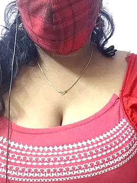 mallu-sumi online show from February 2, 7:13 pm