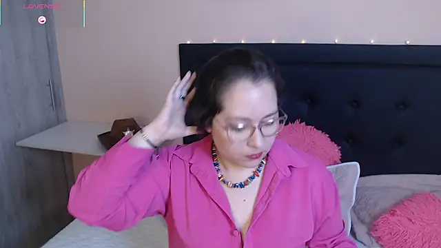 Snapshot of May_Carlier chatting on October 8, 2:16 am May Carlier online show from October 8, 2:16 am