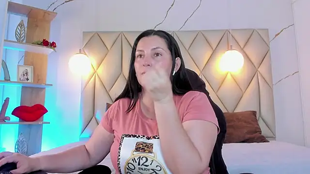 angelswets online show from June 18, 2:44 pm