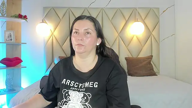 angelswets online show from June 14, 1:11 pm
