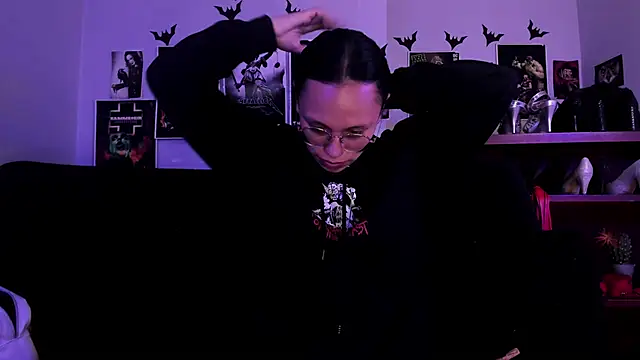 lilith-deveraux online show from June 30, 4:45 am