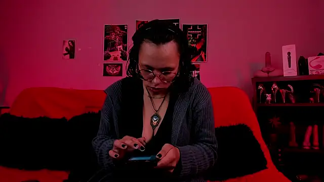 lilith-deveraux online show from October 24, 2:35 pm