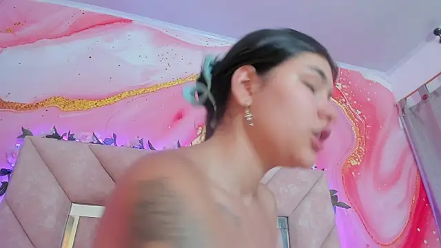 Taylor  cooper online show from October 28, 6:46 pm