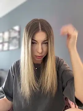 Mia Ethan online show from May 6, 7:23 am