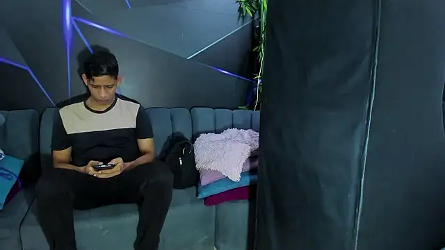 playsgirlhot online show from January 14, 11:15 am