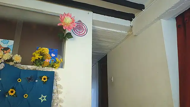Milkdulce1 online show from June 12, 1:52 pm