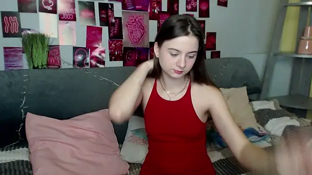 Snapshot of MilanaRoza chatting on October 4, 5:02 am MilanaRoza online show from October 4, 5:02 am