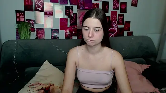 Snapshot of MilanaRoza chatting on October 16, 4:48 am MilanaRoza online show from October 16, 4:48 am