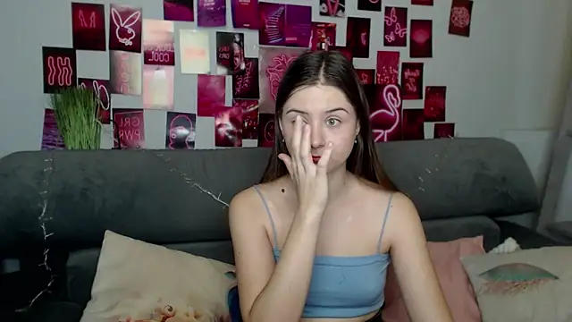 Snapshot of MilanaRoza chatting on October 12, 4:59 am MilanaRoza online show from October 12, 4:59 am