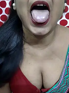 yoursweety09 online show from July 2, 7:25 am