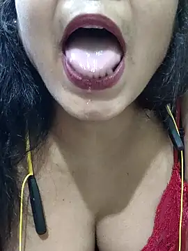 yoursweety09 online show from June 20, 2:31 pm