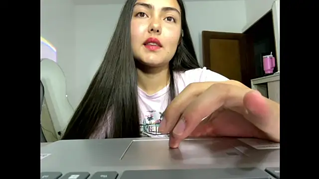 Snapshot of gabbyfoox chatting on October 20, 1:30 am gabbyfoox online show from October 20, 1:30 am