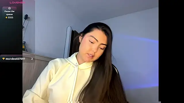Snapshot of gabbyfoox chatting on September 19, 2:43 am gabbyfoox online show from September 19, 2:43 am