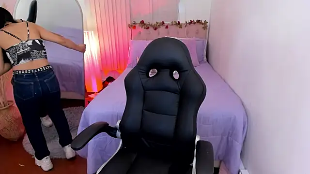 Kitty Pam online show from December 14, 8:03 pm