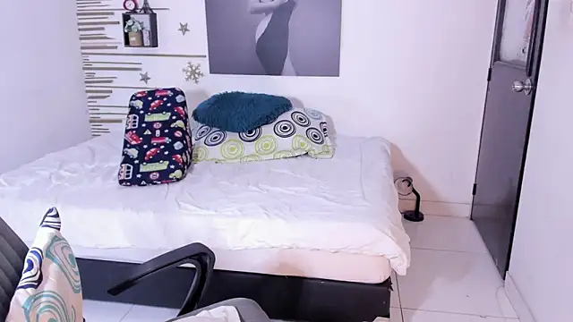 alinabozz1 online show from October 4, 3:34 am