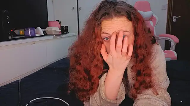 ENGLISHEMILY 69 online show from February 2, 12:31 am