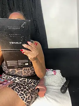 chiquimaturesexy online show from February 3, 9:40 pm