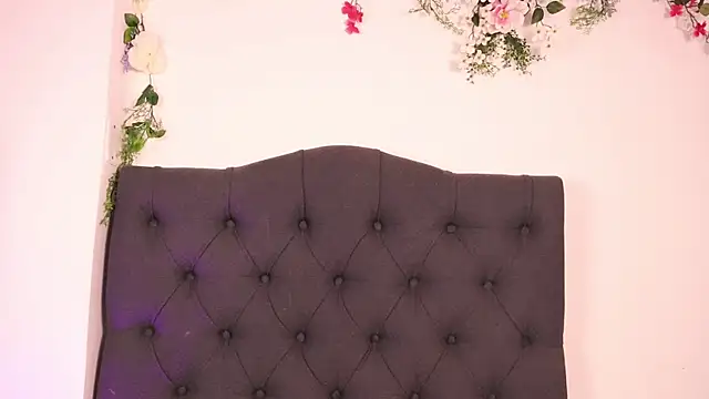 Snapshot of justnala_ chatting on September 12, 3:19 pm justnala online show from September 12, 3:19 pm