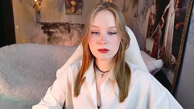 VivienLeeigh online show from March 12, 5:10 am