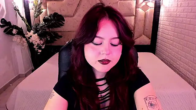crimson tati  online show from May 2, 5:22 am