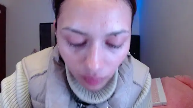 holy juli online show from August 2, 2:47 am
