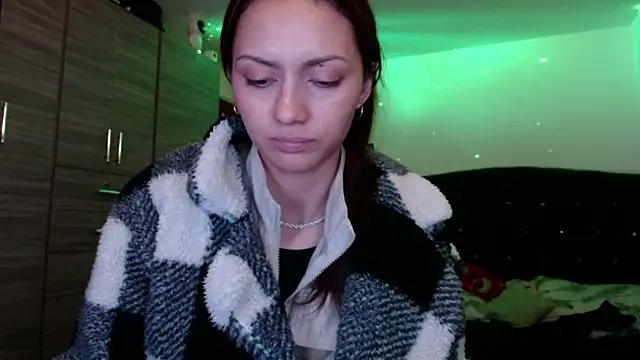 holy juli online show from June 10, 3:49 am