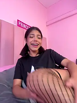 KellyOlsenbe online show from December 15, 8:36 pm