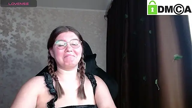 Snapshot of holy_michela chatting on September 24, 4:55 am holy michela online show from September 24, 4:55 am