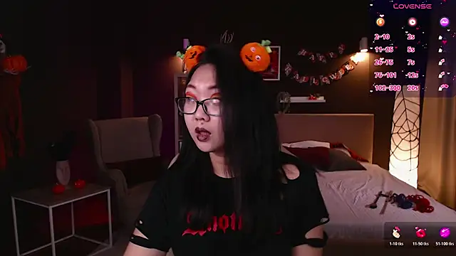 Snapshot of Marine_Vact chatting on October 26, 2:12 pm Marine Vact online show from October 26, 2:12 pm