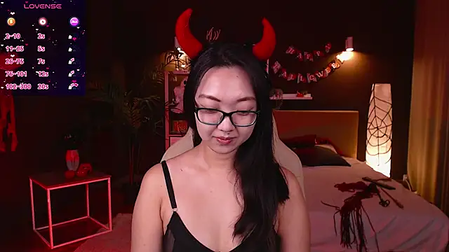 Snapshot of Marine_Vact chatting on October 30, 2:29 pm Marine Vact online show from October 30, 2:29 pm