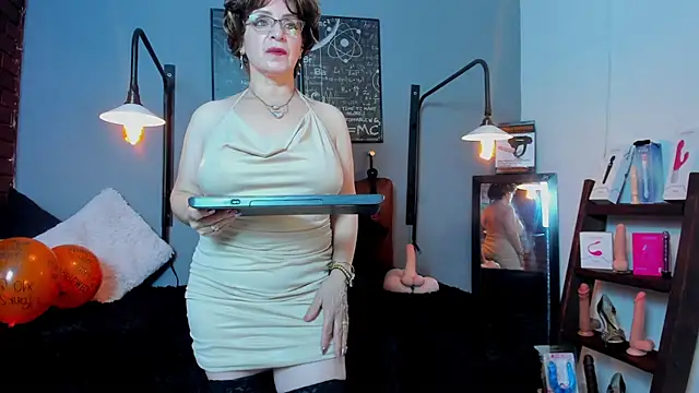 Samantha mature56 online show from May 4, 2:15 am