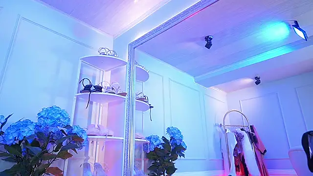 elasummer online show from March 18, 12:32 pm