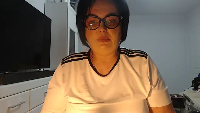 Amandamuller1982 online show from July 12, 9:37 pm