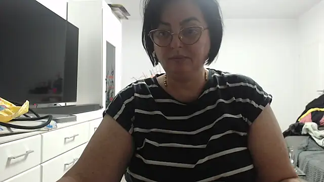 Amandamuller1982 online show from October 19, 12:01 am