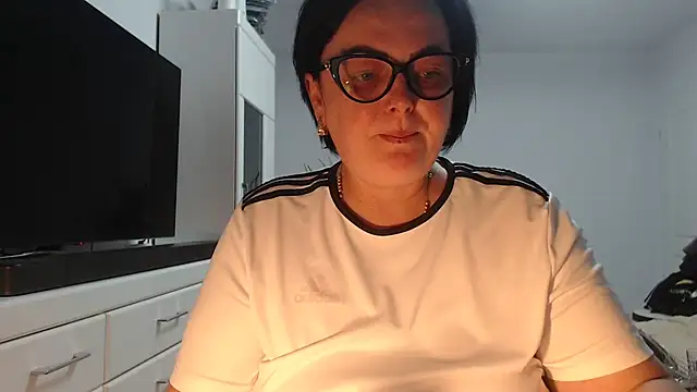Amandamuller1982 online show from July 15, 9:30 pm