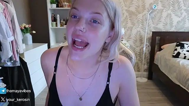 Maya Rave online show from August 3, 3:21 am