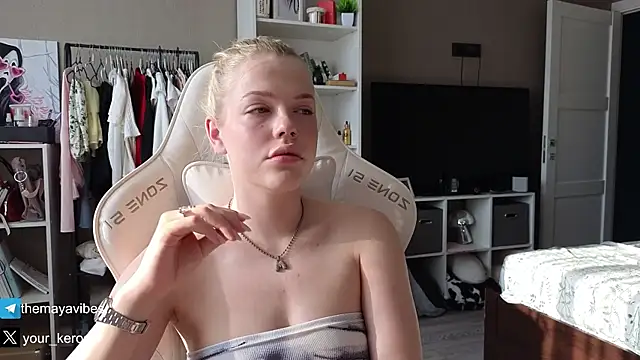 Maya Rave online show from June 12, 4:09 am