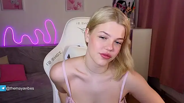 Maya Rave online show from February 15, 4:04 am