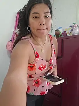 steisy325 online show from May 11, 2:45 pm